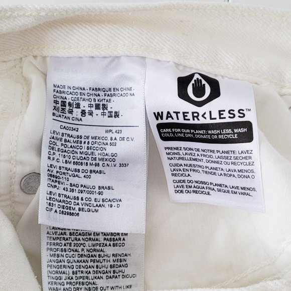 Levi's - Wedgie Icon Fit in Light Relief  - Size 28 - Picture 12 of 13